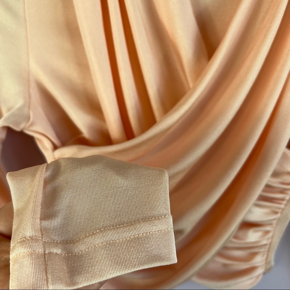 SIGNIFICANT OTHER Arta Long Sleeve Wrap Peach Crop Top Size US 2 Sold Out Online - Picture 10 of 15